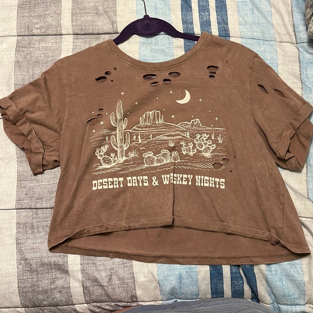 Cropped distressed t-shirt, XL